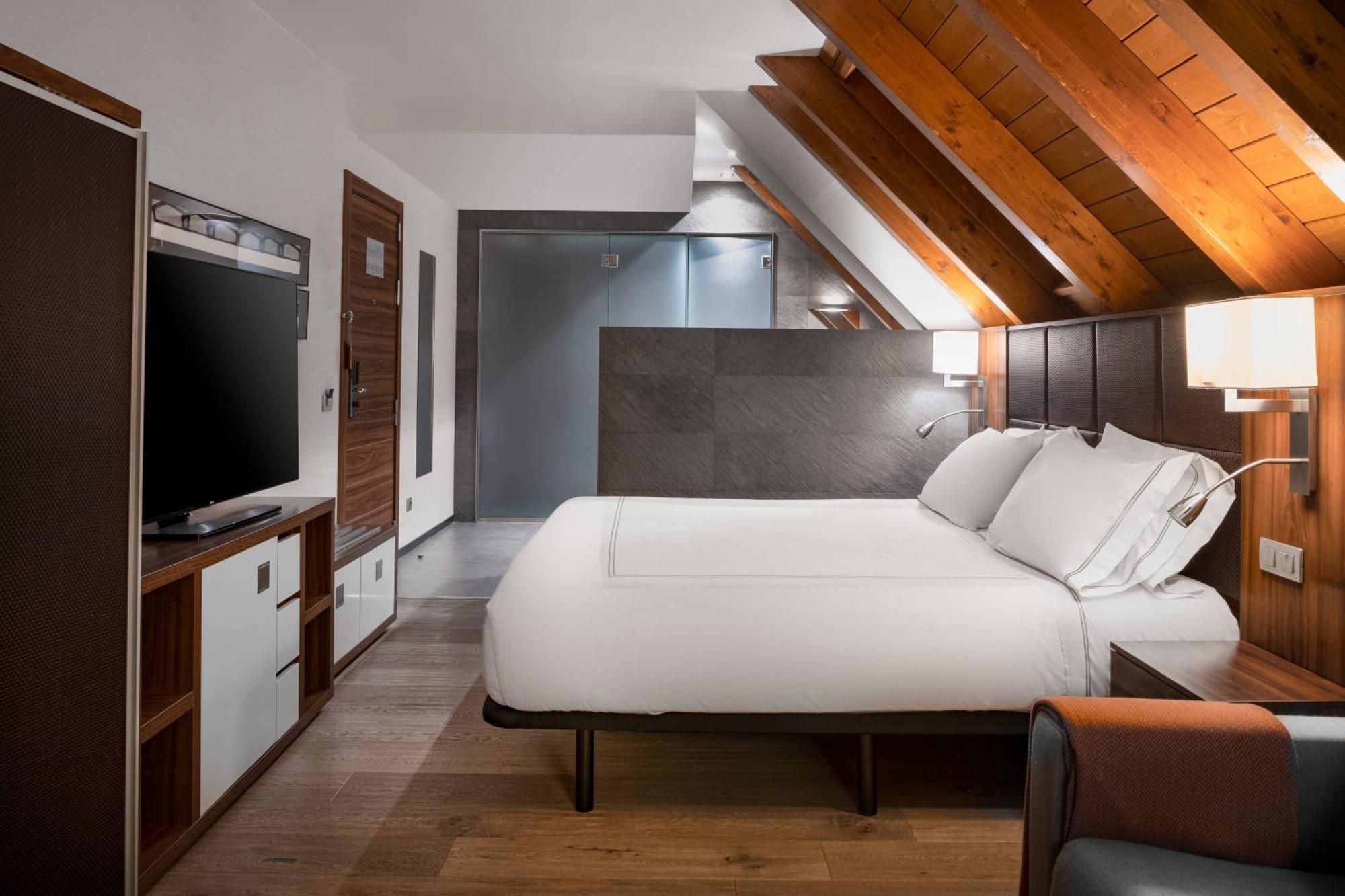 Hotel Ac Baqueira Ski Resort, Autograph Collection Baqueira Beret Buitenkant foto