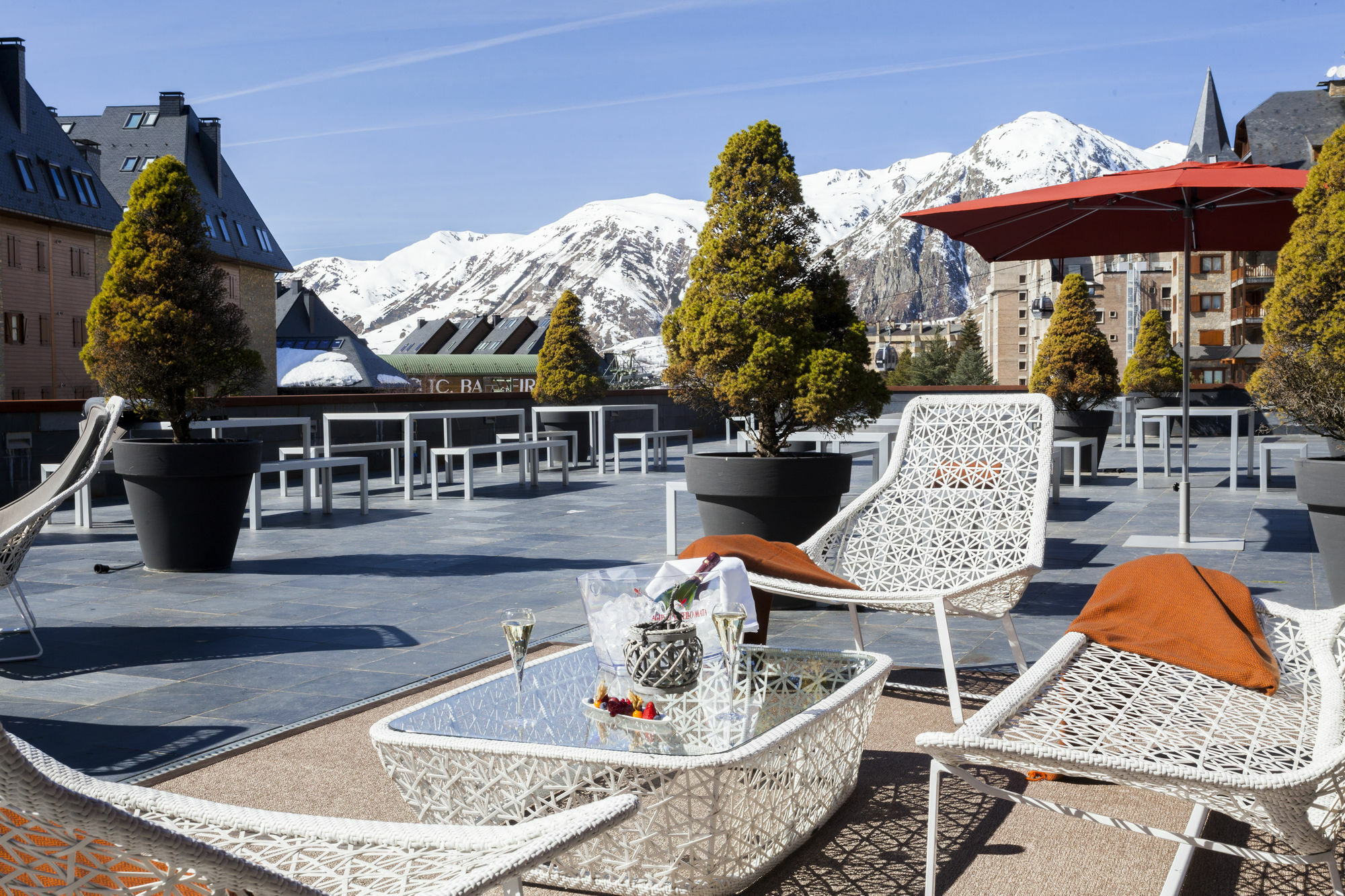 Hotel Ac Baqueira Ski Resort, Autograph Collection Baqueira Beret Buitenkant foto